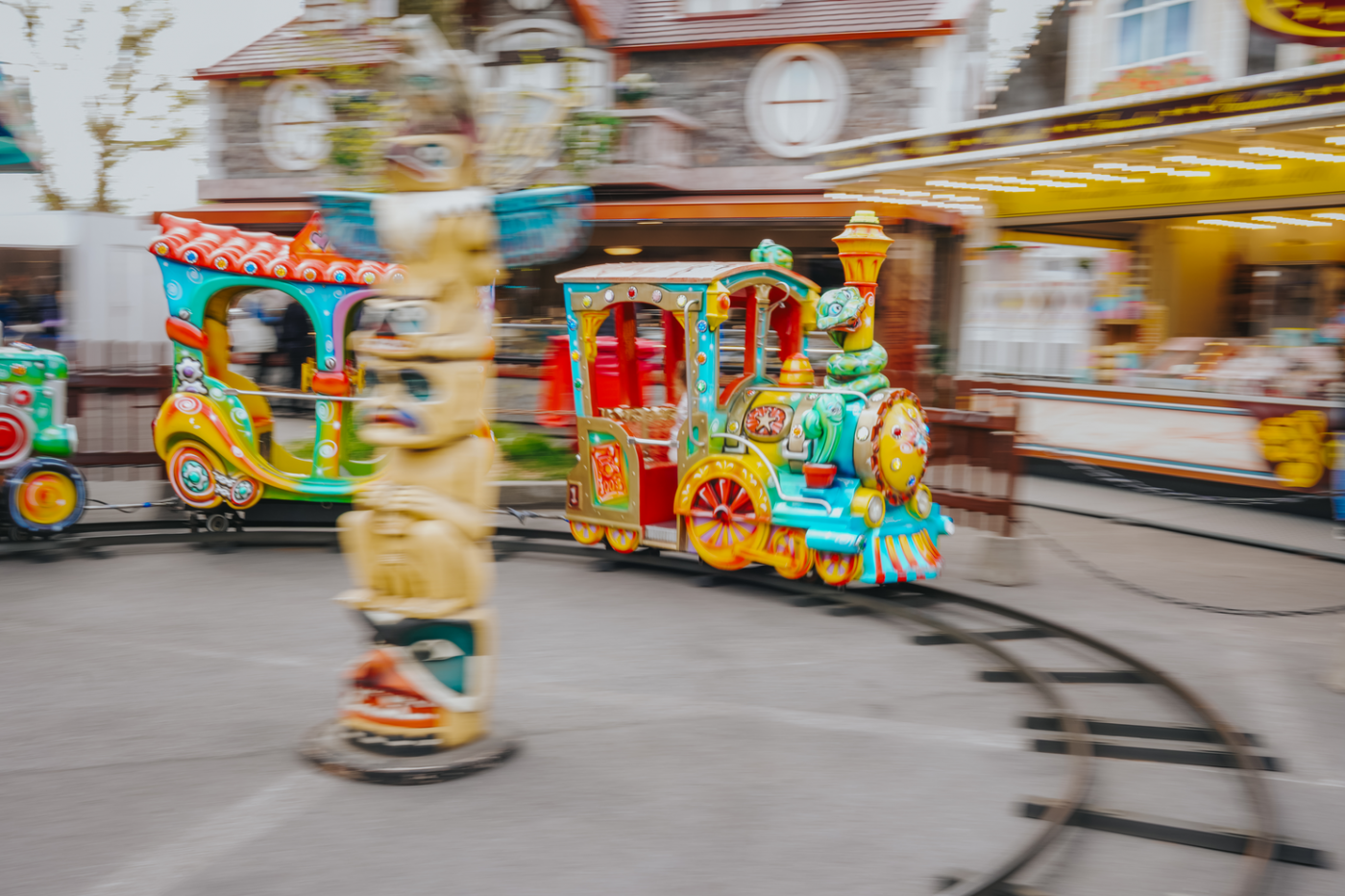 Impressions du Mäertchen (stands catering et manèges)