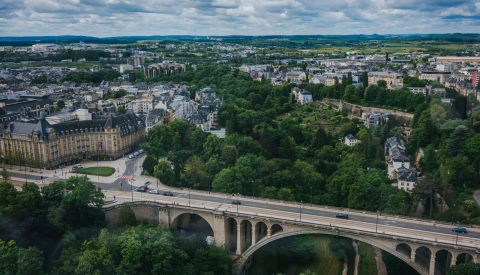 Image pris du City Skyliner avec vue sur le pont Adolphe